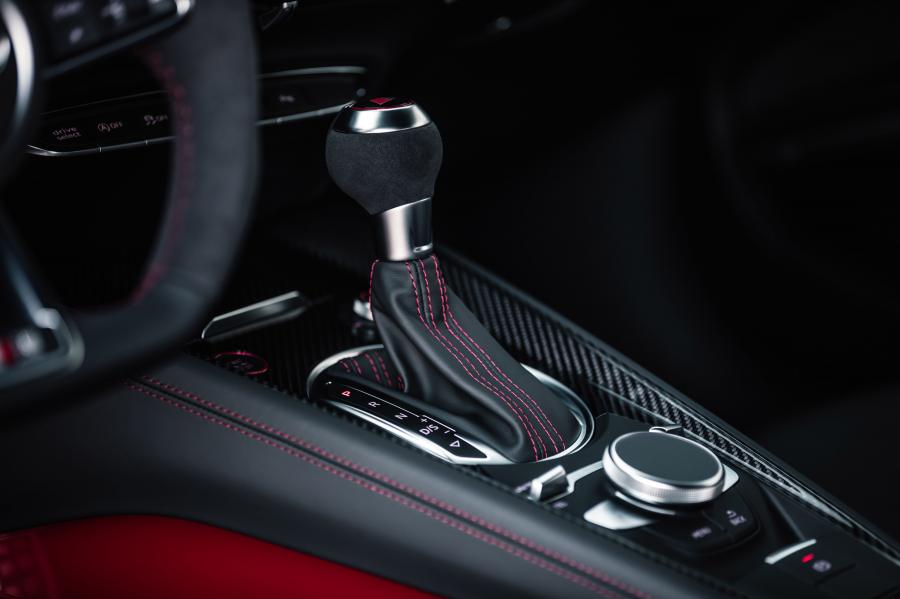 Детали интерьера Audi TTS Coupe (8S) 2018 года  (WW) (фото 122 из 254)